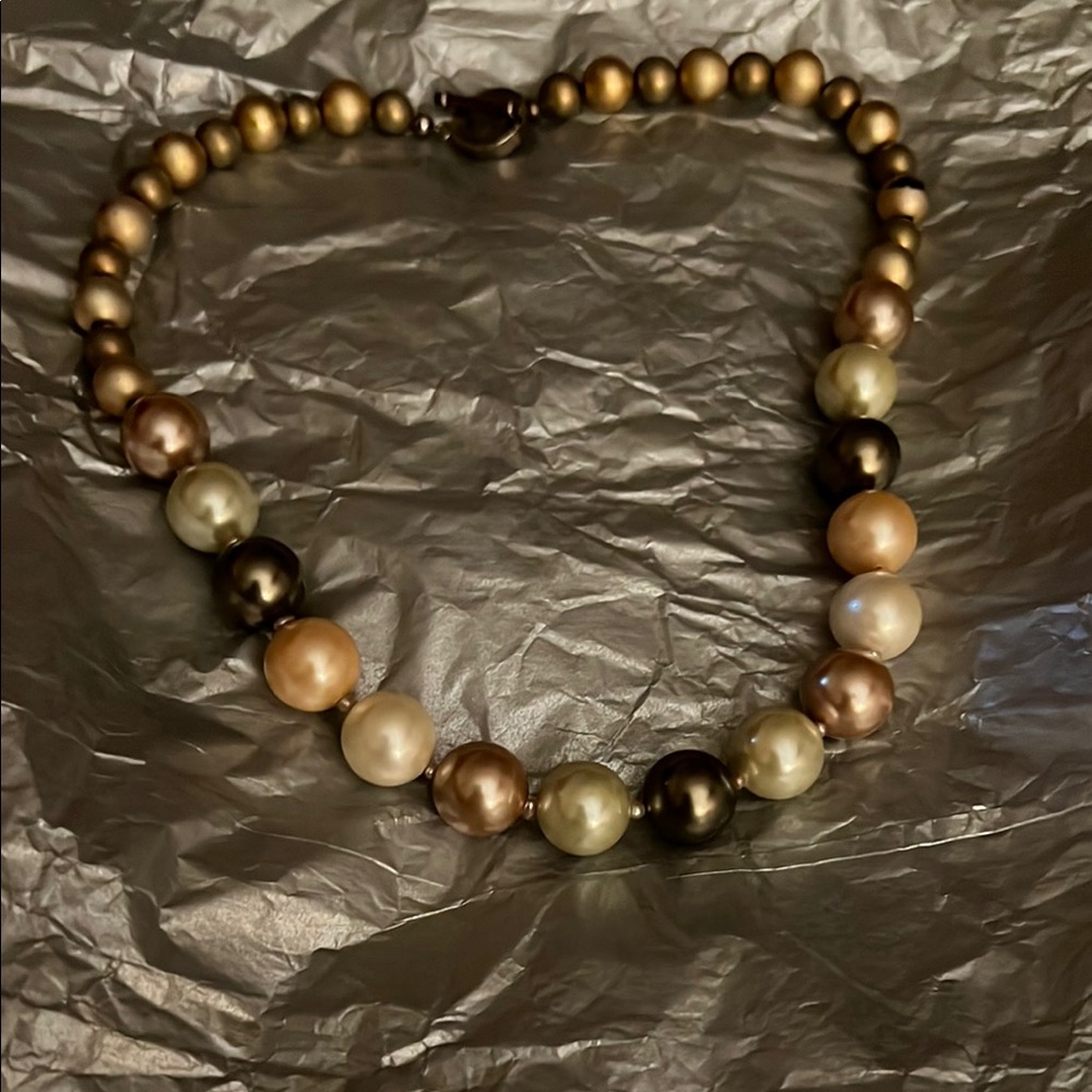 Elegant Multicolor Pearl Necklace